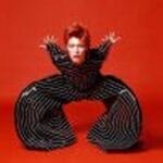 Bowie Αστρόσκονη, Ακτινοπίστολα & Ονειροπόληση στην Εποχή του Φεγγαριού - Image 2